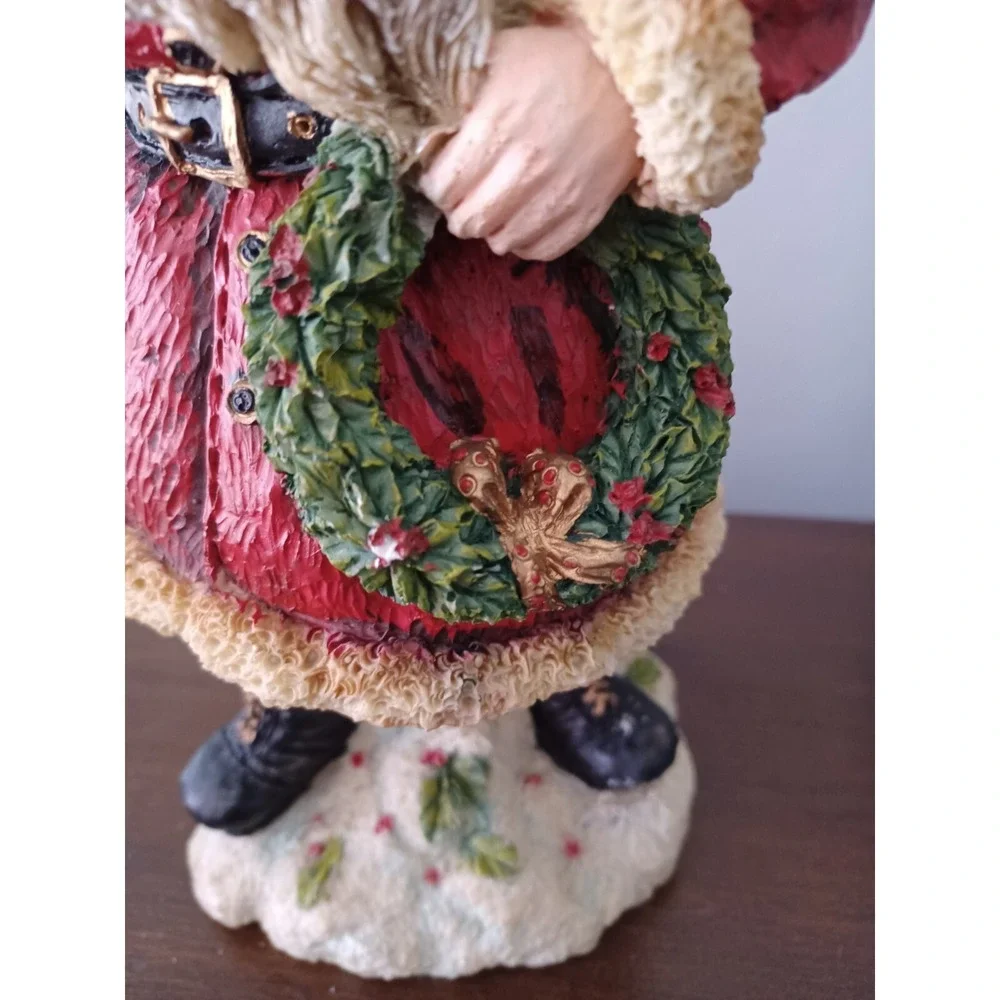 Vtg Musical St. Nicholas Santa wind up figurine Christmas. *Please read